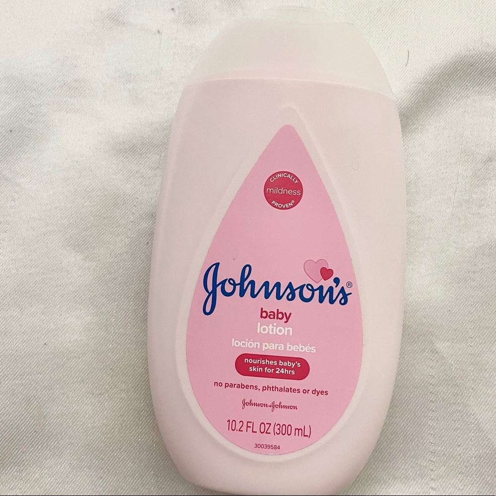 NEW Johnsons baby lotion no parabens 10,2oz